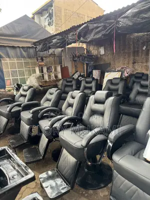 Kinyozi Barber Chairs