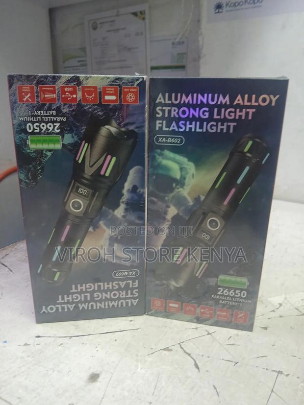 Kezu Flashlight Torch With Zoom - Powerbank - thumbnail 3