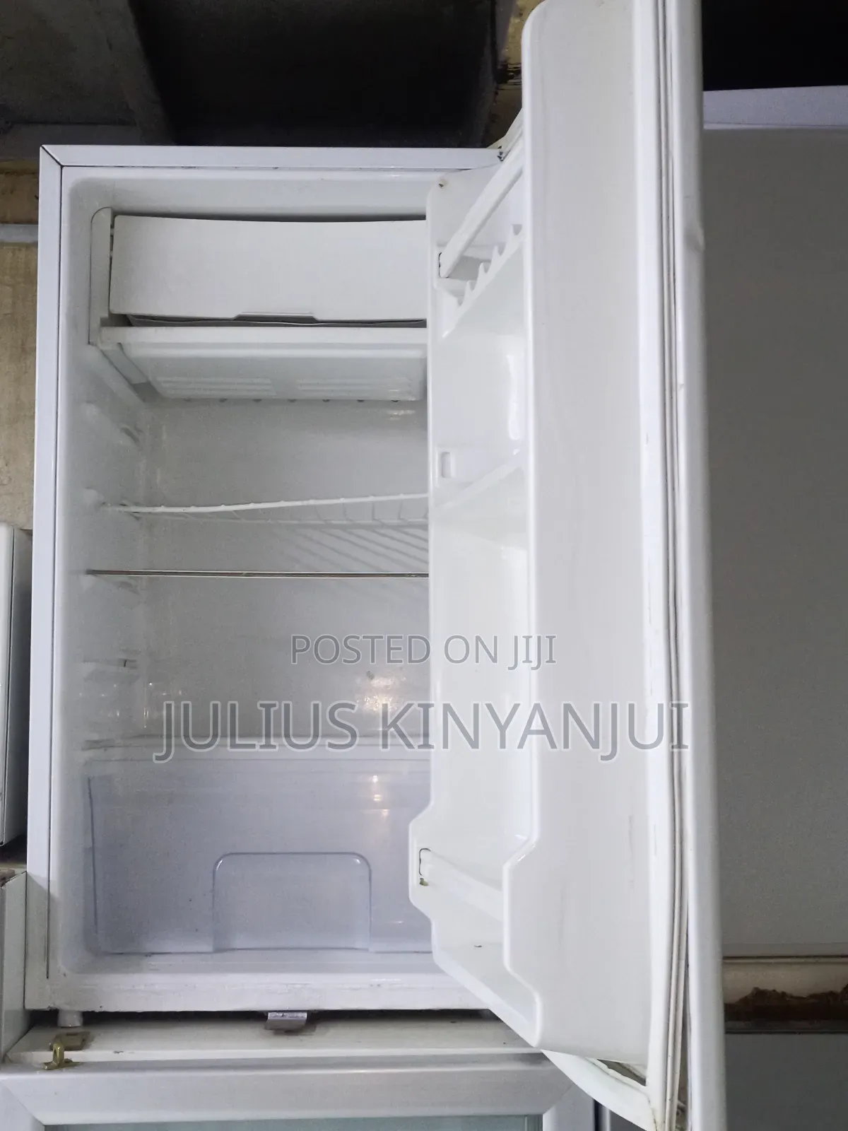 Small Single Door Fridge 100l