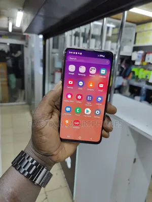 New Samsung Galaxy S10e 128 GB Red