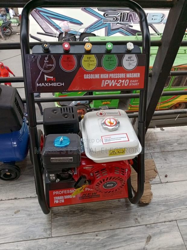 Top Guarantee 3000psi Maxmech Petrol Pressure Washer - main view
