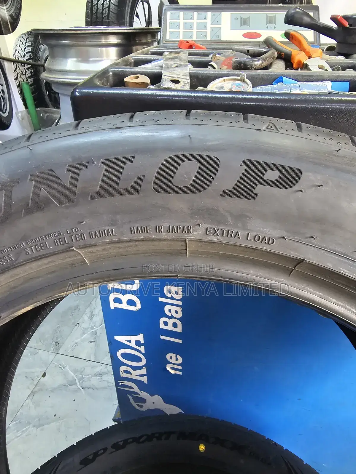 255/50r19 Dunlop Tire