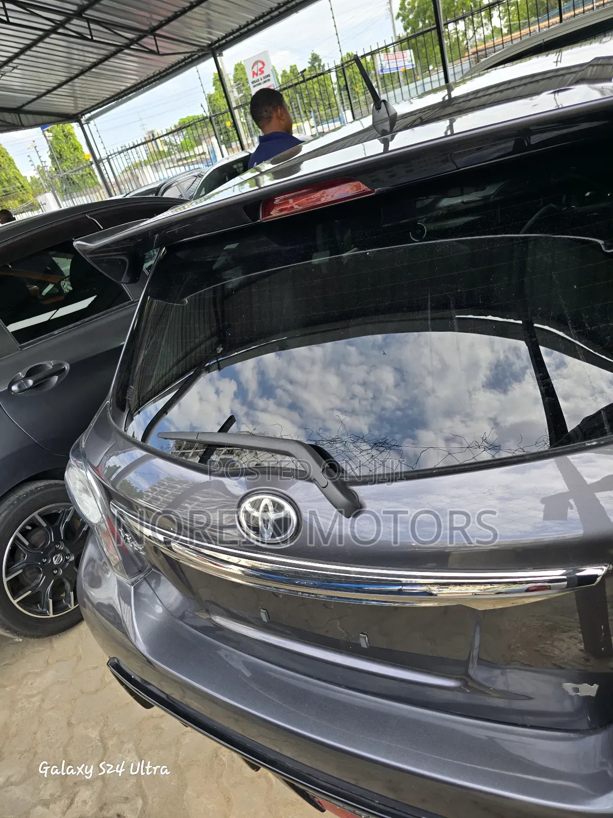 Toyota Vitz 2018 Gray