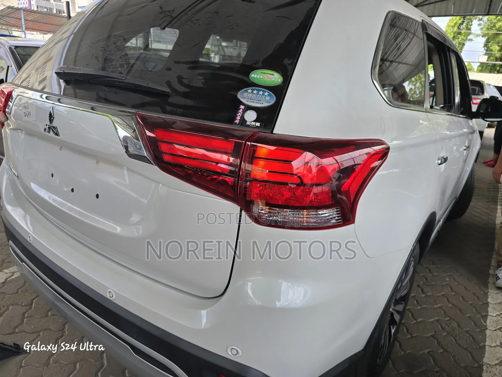 Mitsubishi Outlander 2019 Off white