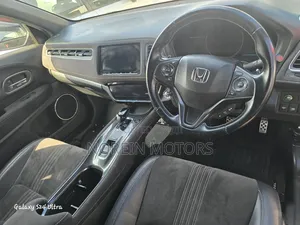 Honda Vezel 2019 Red