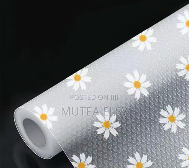 Daisy Pattern Kitchen Drawer Liners - main view