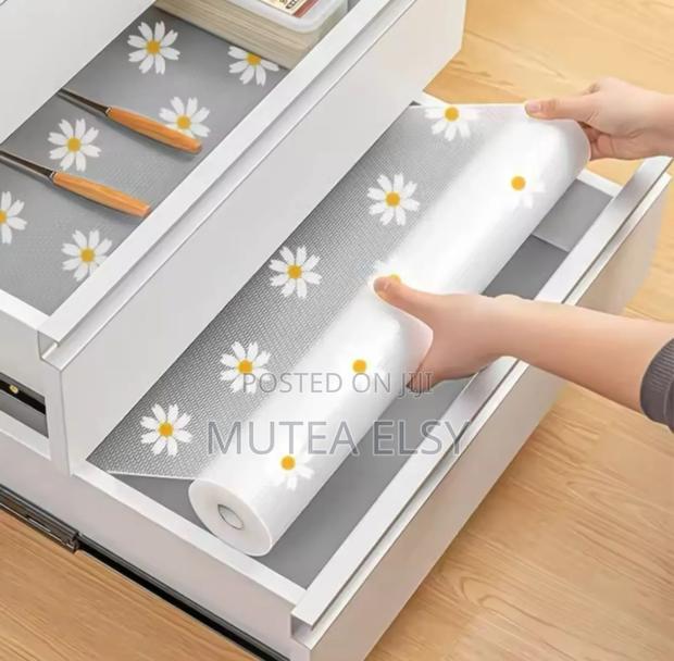 Daisy Pattern Kitchen Drawer Liners - thumbnail 3