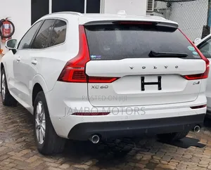 Volvo XC60 T5 R-Design AWD 2019 White