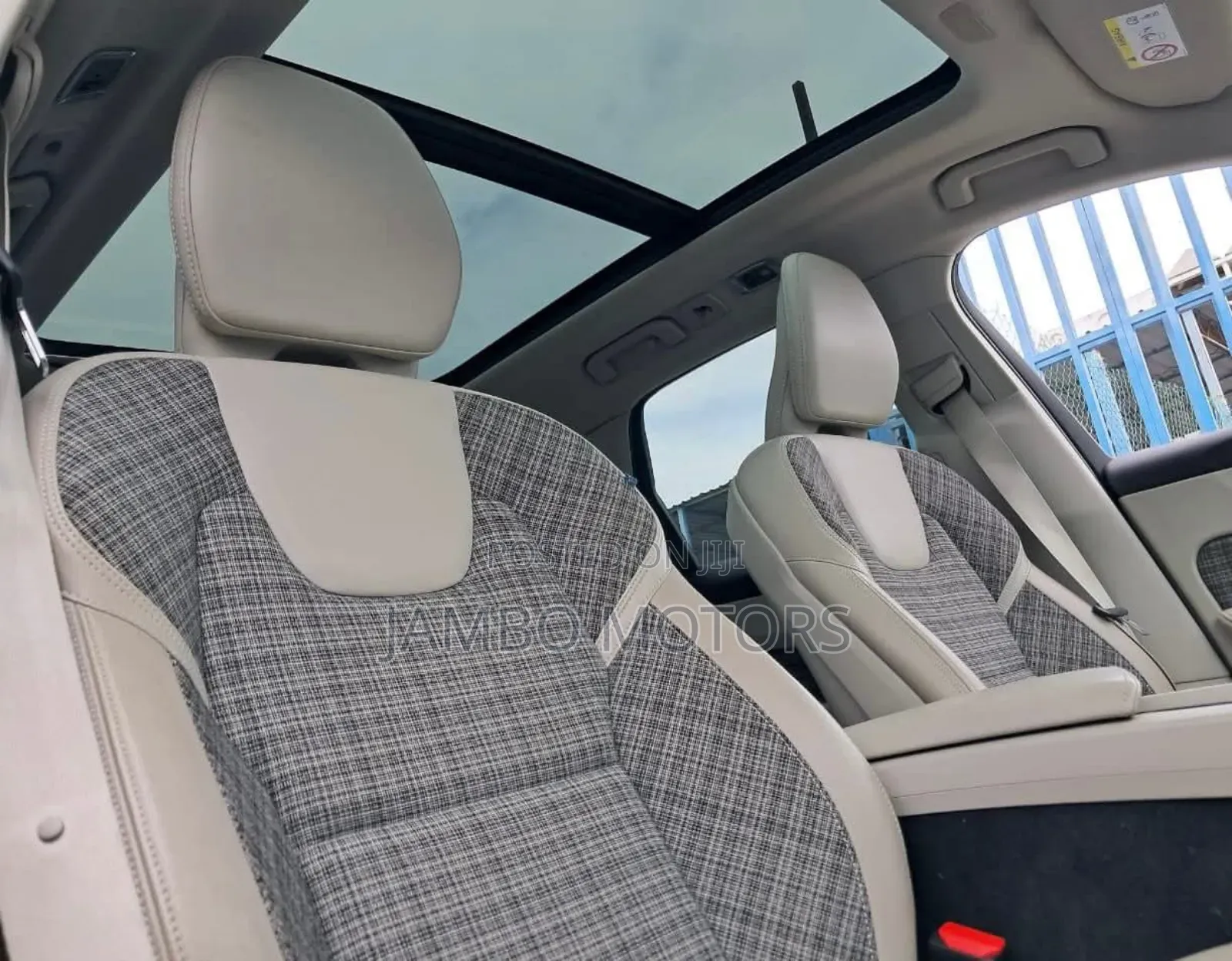 Volvo XC60 T5 R-Design AWD 2019 White