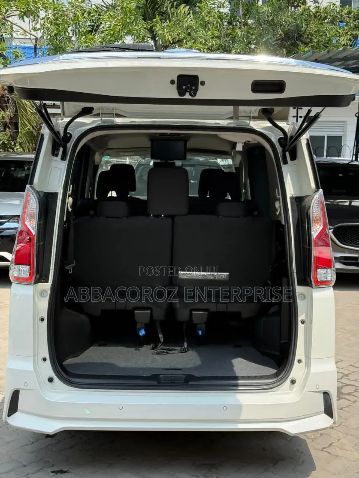 Nissan Serena 2018 Pearl