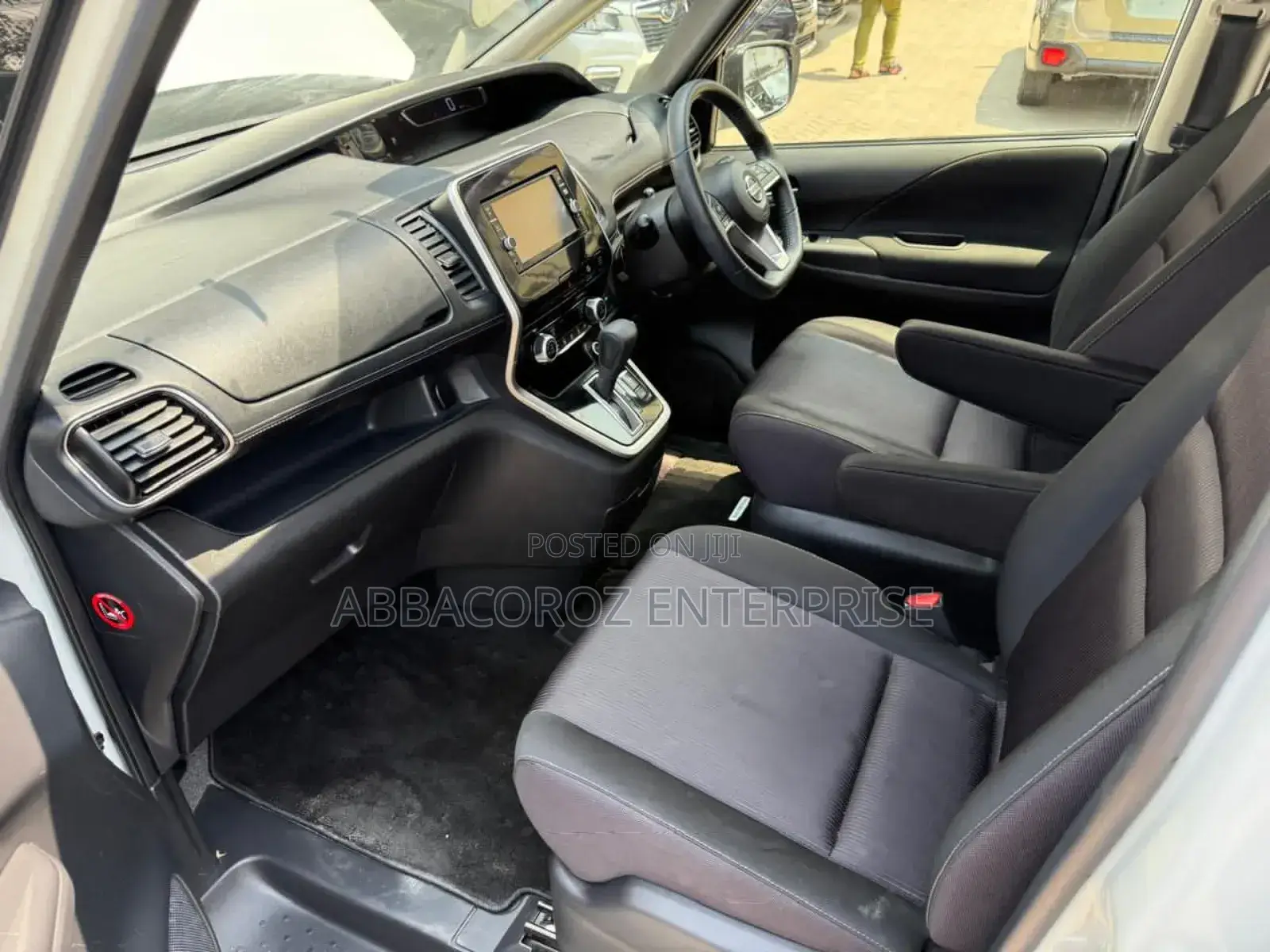 Nissan Serena 2018 Pearl