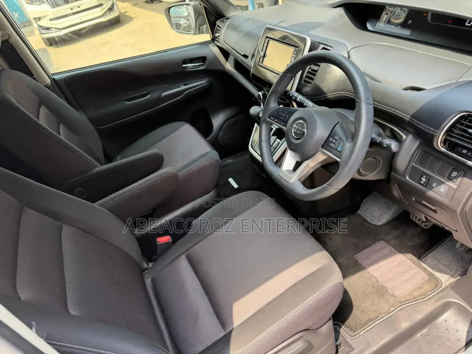 Nissan Serena 2018 Pearl