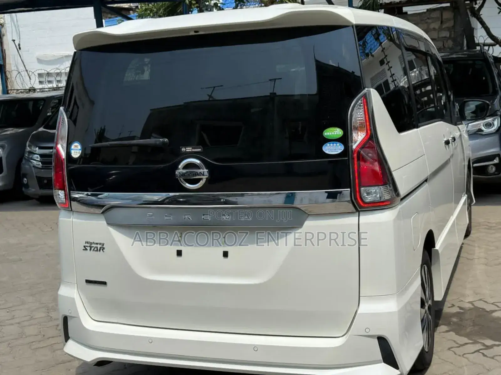 Nissan Serena 2018 Pearl