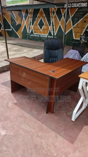 C35 Leather Office Chair Plus Lshape Office Desk