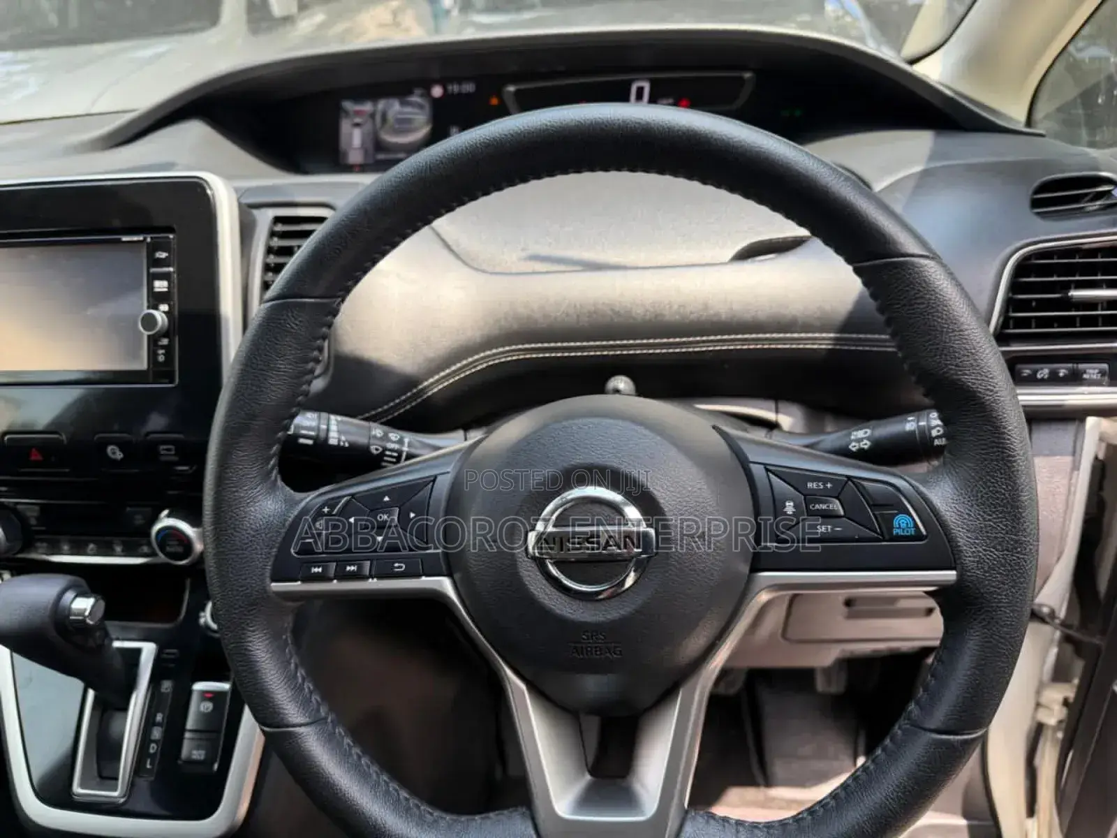 Nissan Serena 2018 Pearl