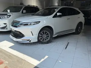 Toyota Harrier 2.0 2018 White