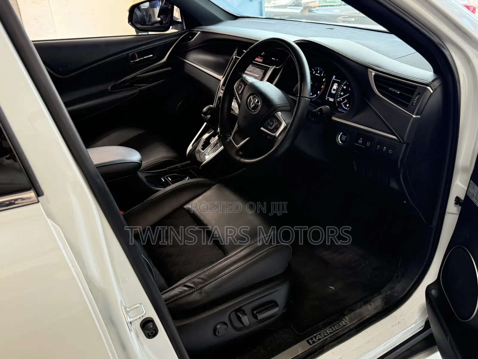 Toyota Harrier 2.0 2018 White