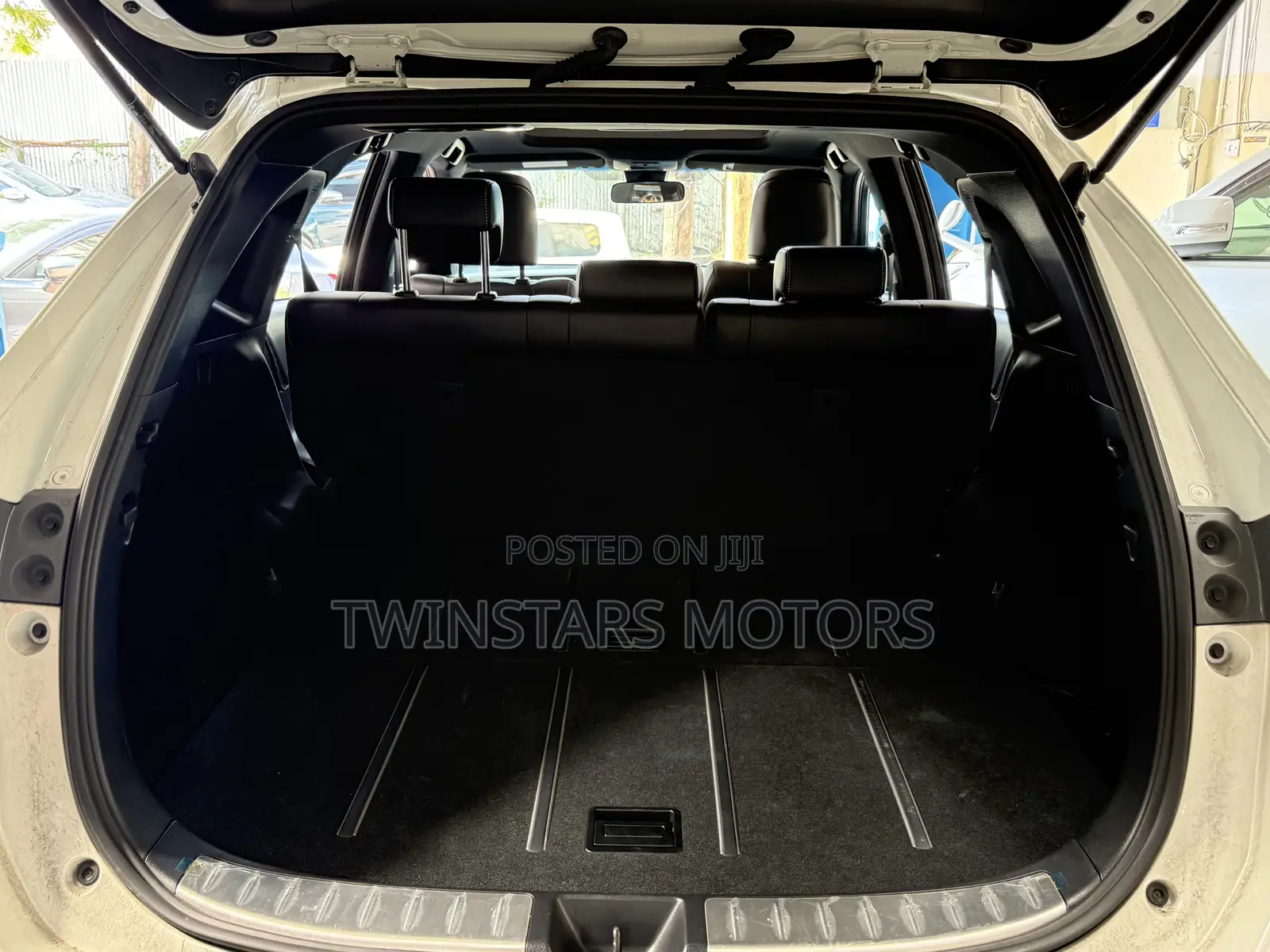 Toyota Harrier 2.0 2018 White