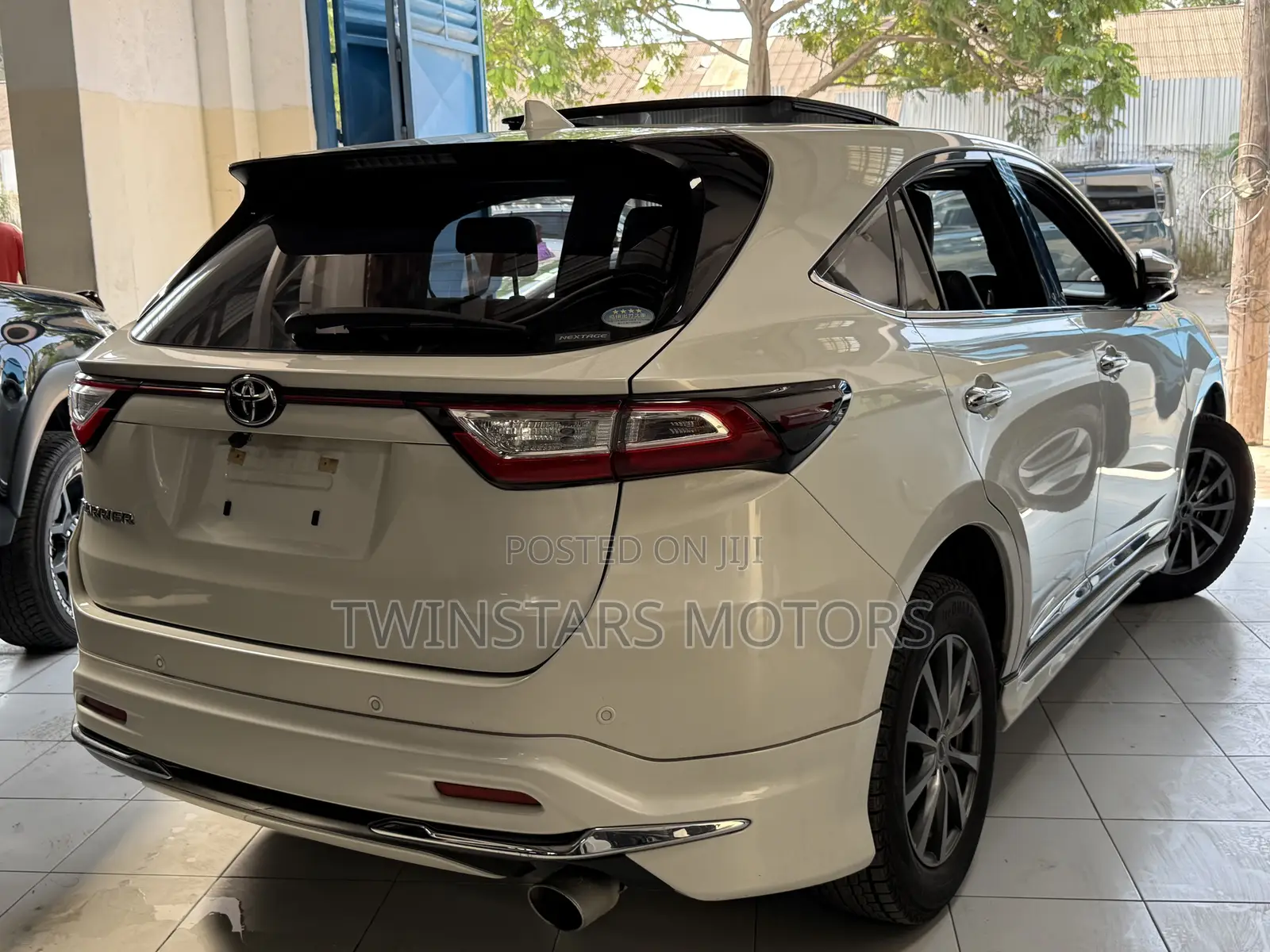 Toyota Harrier 2.0 2018 White