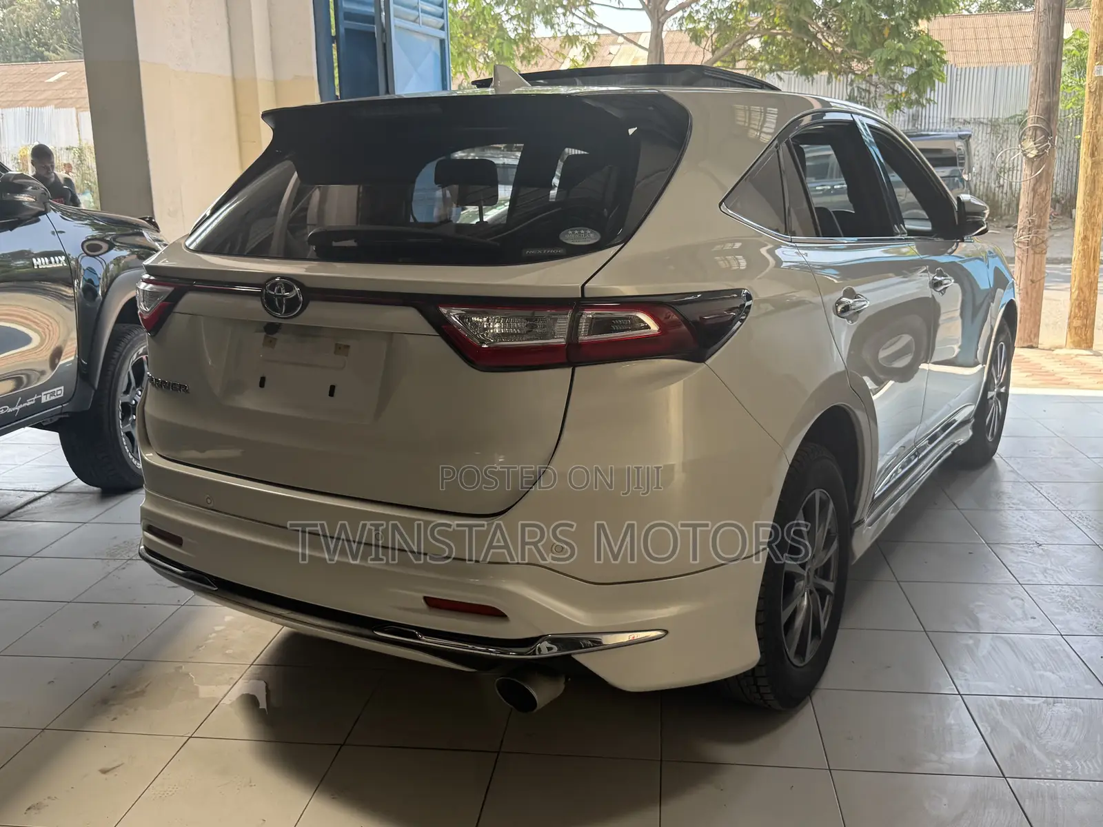 Toyota Harrier 2.0 2018 White