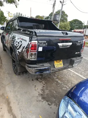 Toyota Hilux Revo Double Cab Deisel 2.8 AWD 2016 Black
