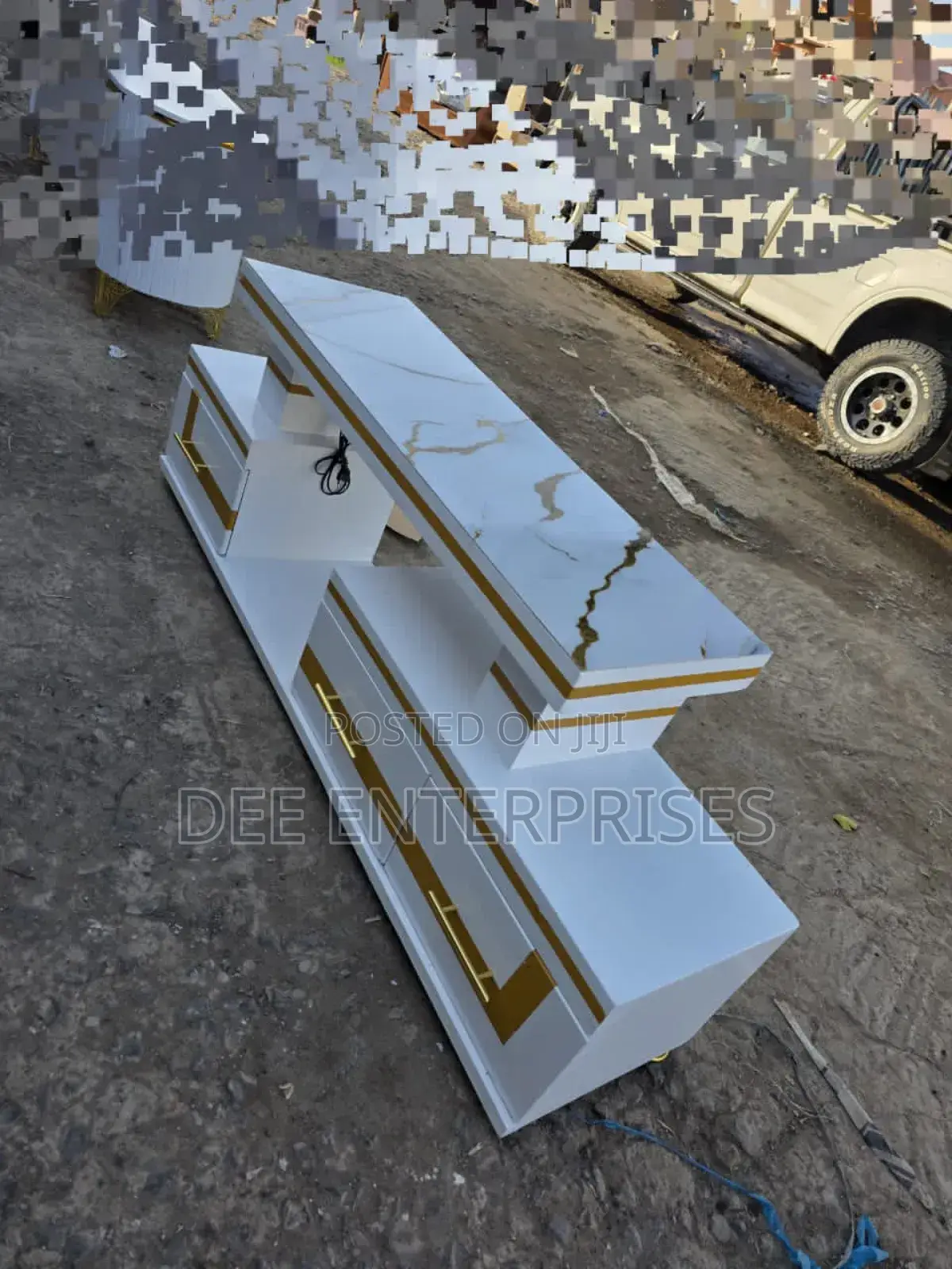 Executive 5 FTS Black/White and Gold With Marble Top Tv Stand