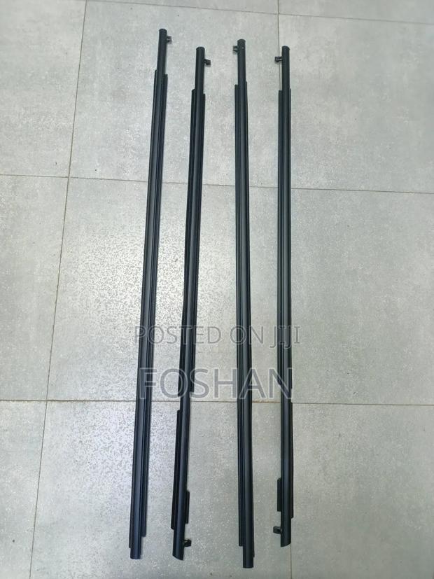 Prado 120 Black Weather Strips - main view