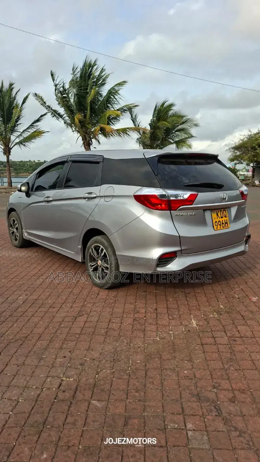 Honda Fit Shuttle 1.5 Hybrid 2WD 2018 Silver