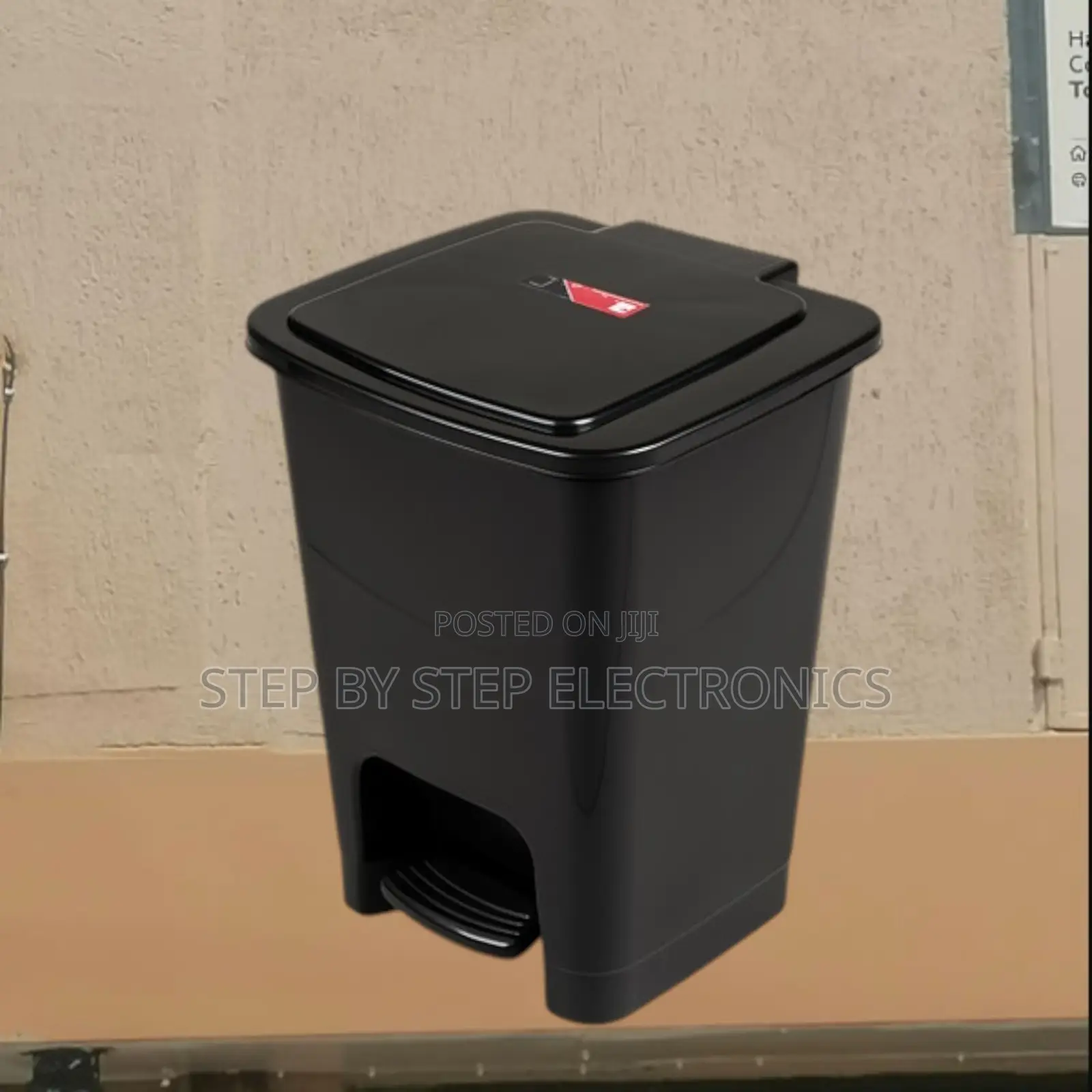 Medium Size 30l Litres Hard Plastic Step Pedal Waste Bin Trash Can