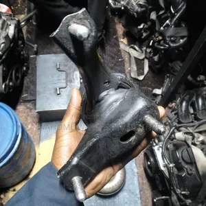 Right Side Engine Mount Harrier 240