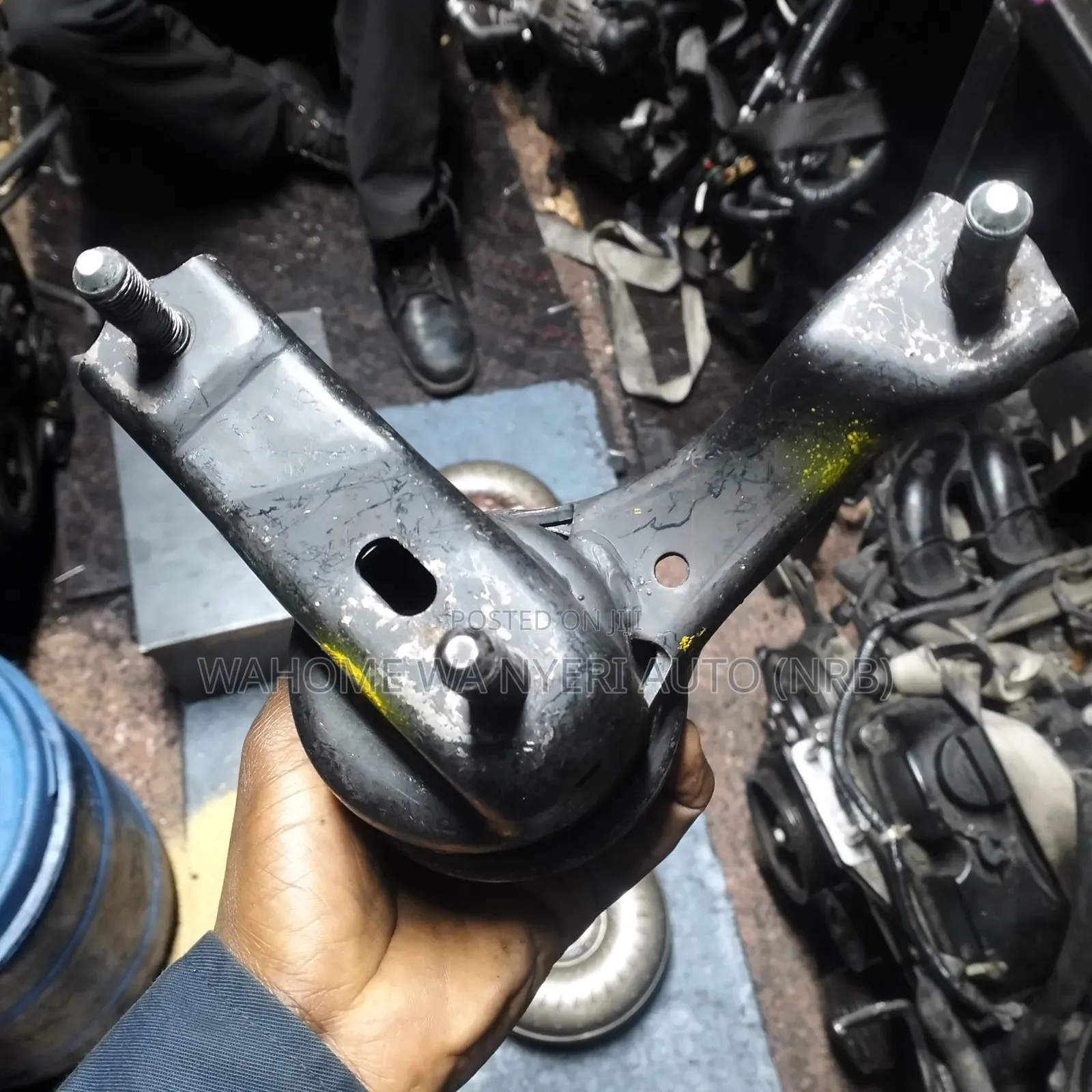 Right Side Engine Mount Harrier 240