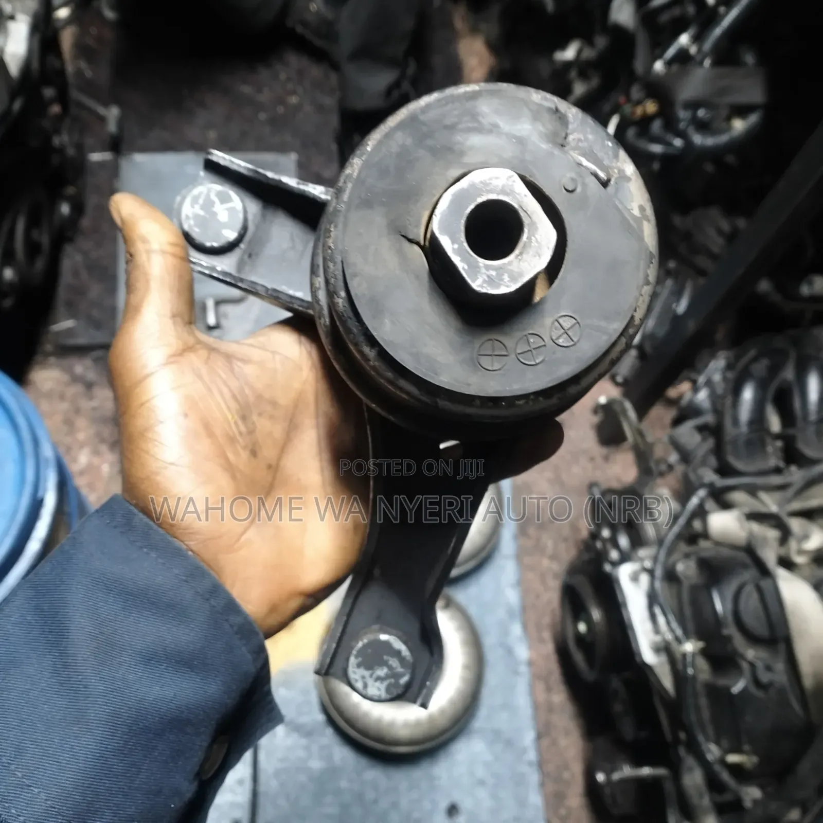Right Side Engine Mount Harrier 240