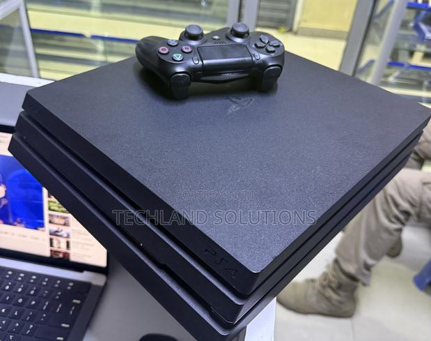 Secondhand Ps4 Pro Machine - main view