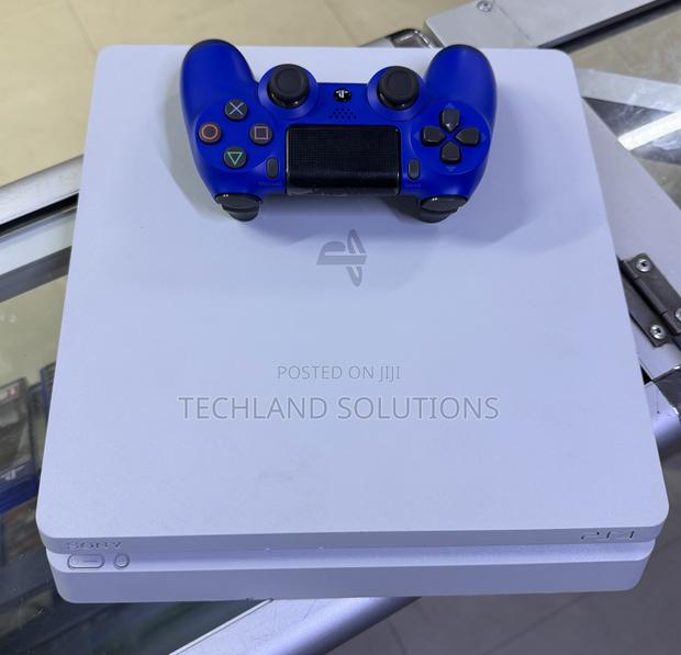 Secondhand White Playstation 4 Slim Machine - main view