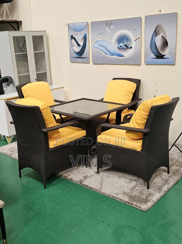 Outdoor Furniture Set+ 4 Chairs/Seats + Table) Oùtdoor Fùrniture Sét