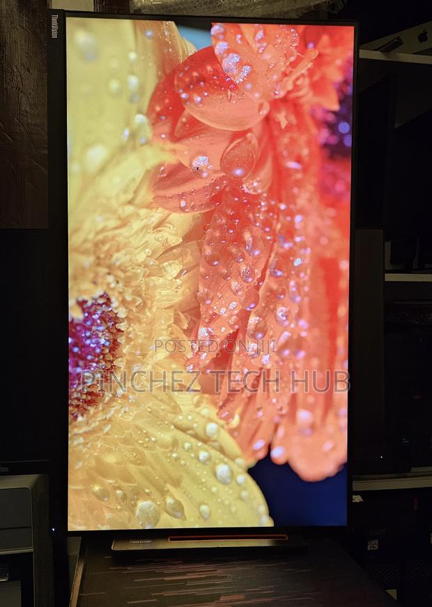 Lenovo Think Vision 32inch Monitor Model:P32p-20 Size: 32inch - thumbnail 3