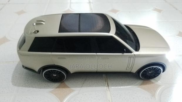 Bluetooth Speaker Solar Rechargeable in Range Rover Built. - thumbnail 4