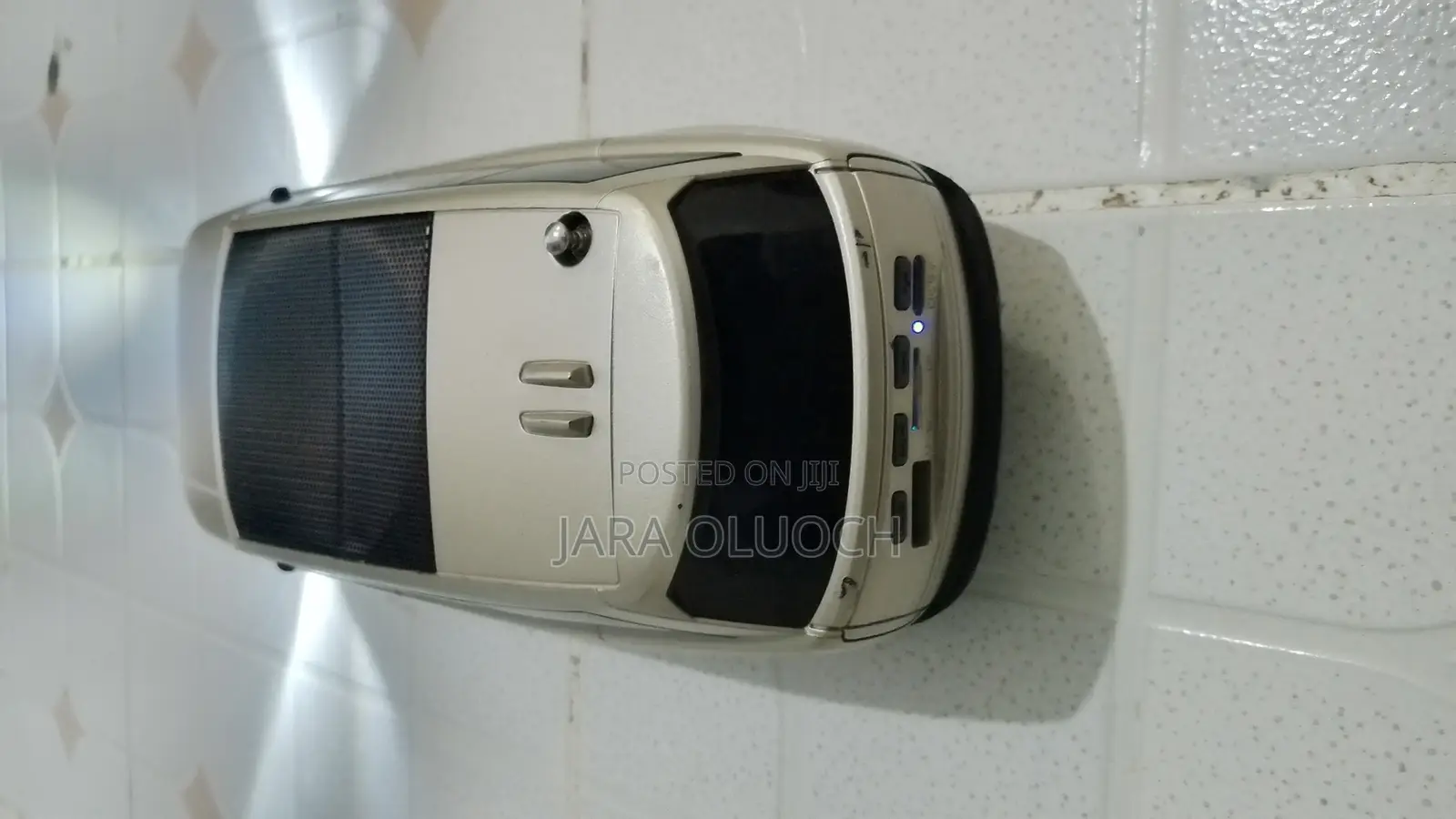 Bluetooth Speaker Solar Rechargeable in Range Rover Built.