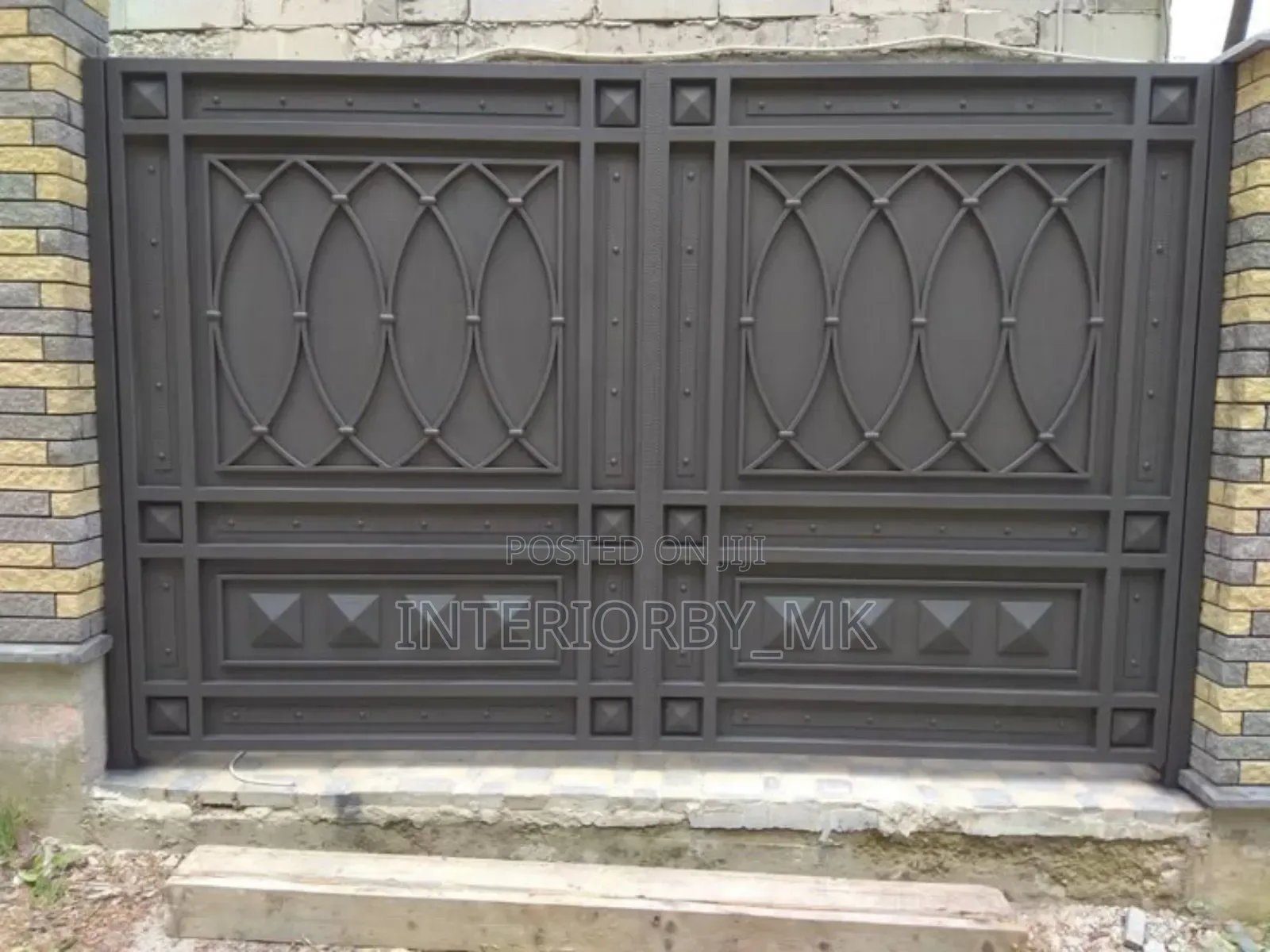 Simple Grey Swing Gate Design