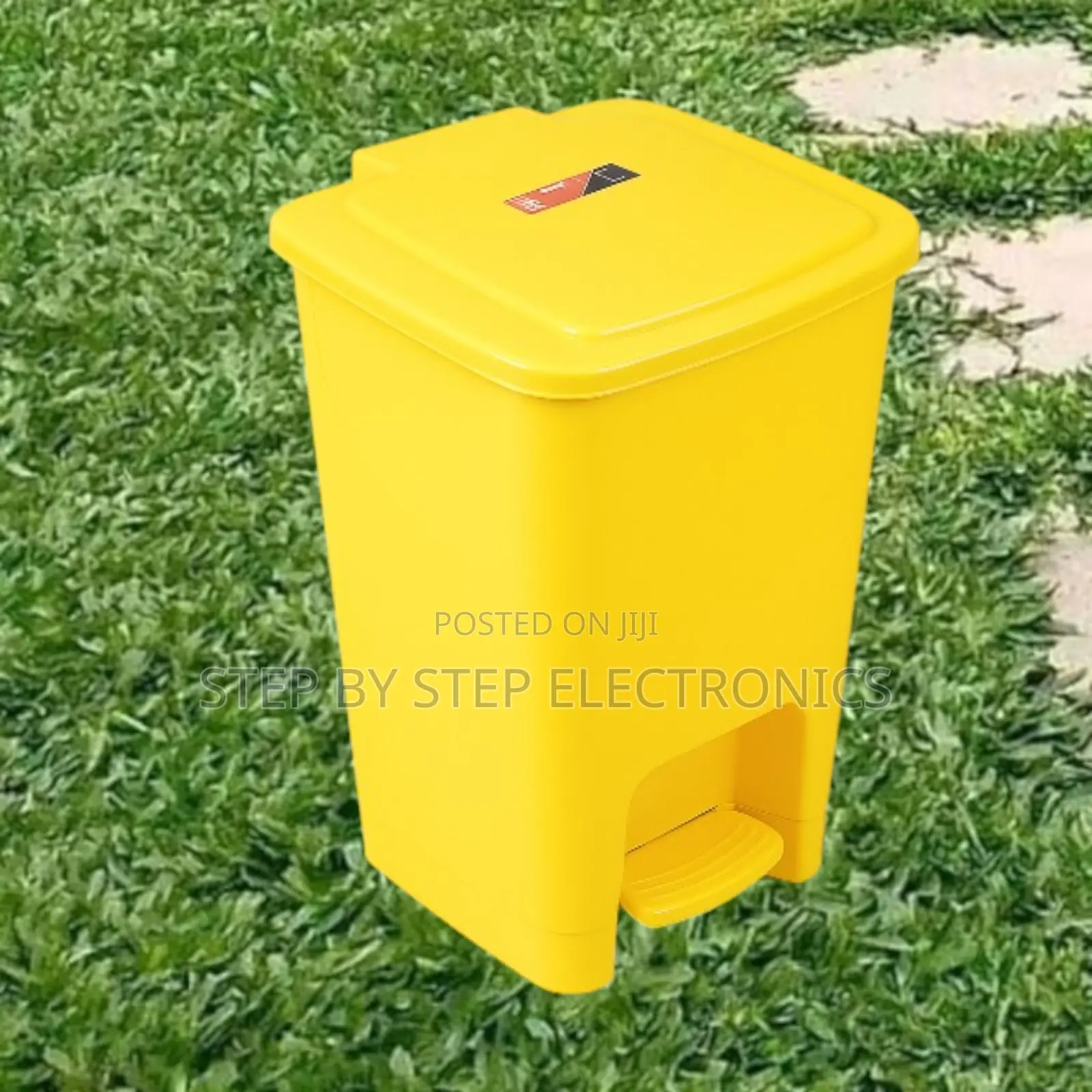 Strong, Long-Lasting 30l Hard Plastic Step Pedal Waste Bin Trash Can