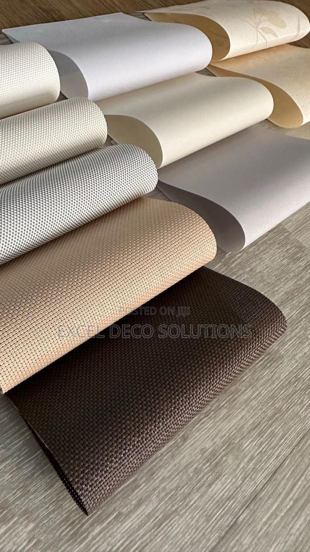 Elegant Sunscreen Roller Blinds for Modern Homes