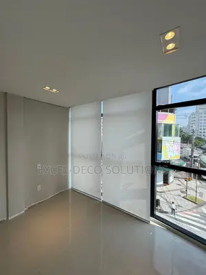 Sunscreen Blinds for Hotels, Restaurants Cafés