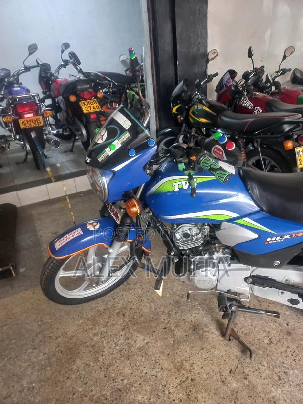 TVS HLX Plus ES 2024 Blue - thumbnail 2