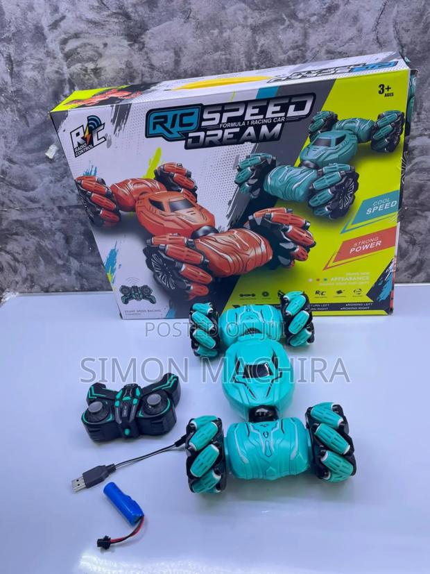 Remote Controlled Stunt Drift Car - thumbnail 4