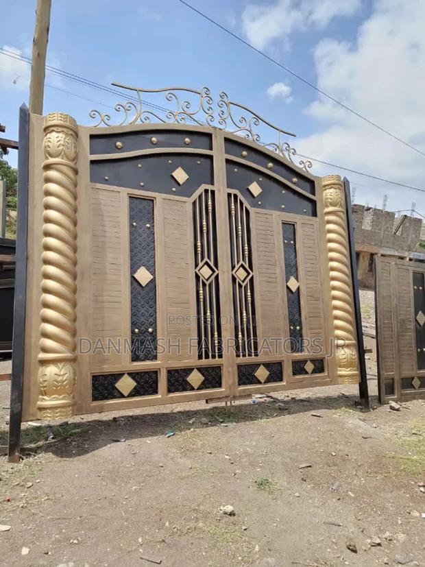 Strong Stylish Metal Gate for Sale - main view