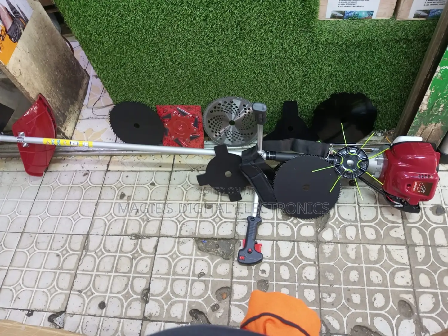 Highly Available 4stroke Brush Cutter With 9blades