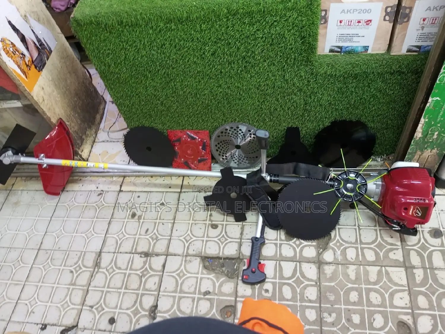 Highly Noted 4stroke Brush Cutter With 9blades