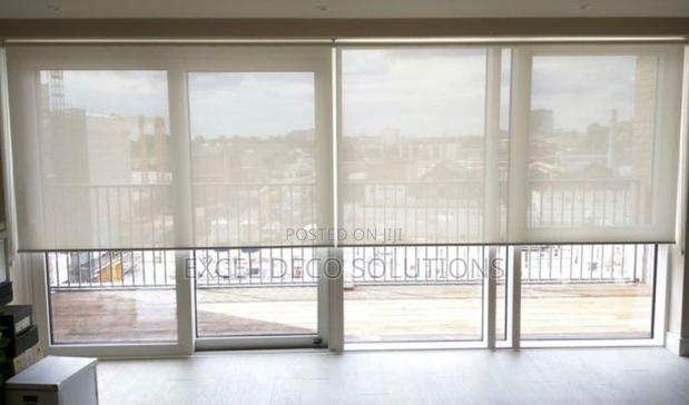 Premium Sunscreen Roller Blinds – Modern Durable