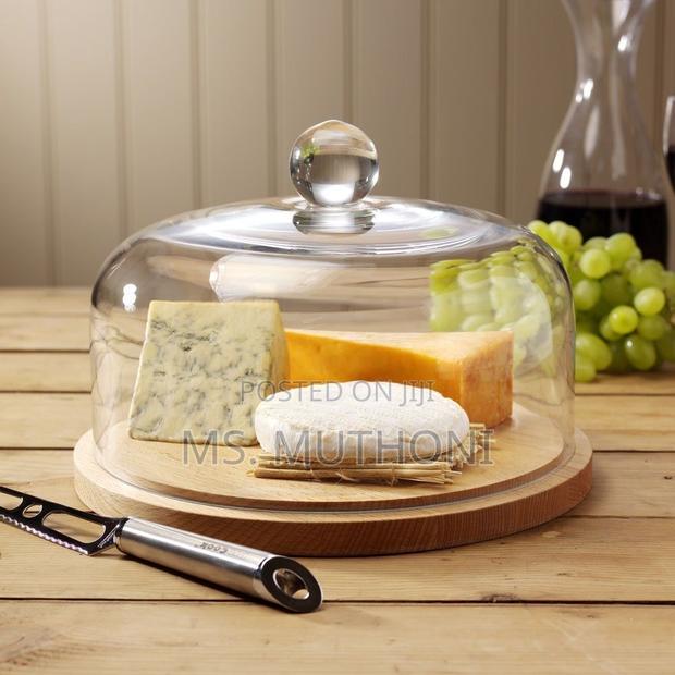 Borosilicate Glass Cake Dome With Bamboo Base Available 28cm / 26 Cm - main view