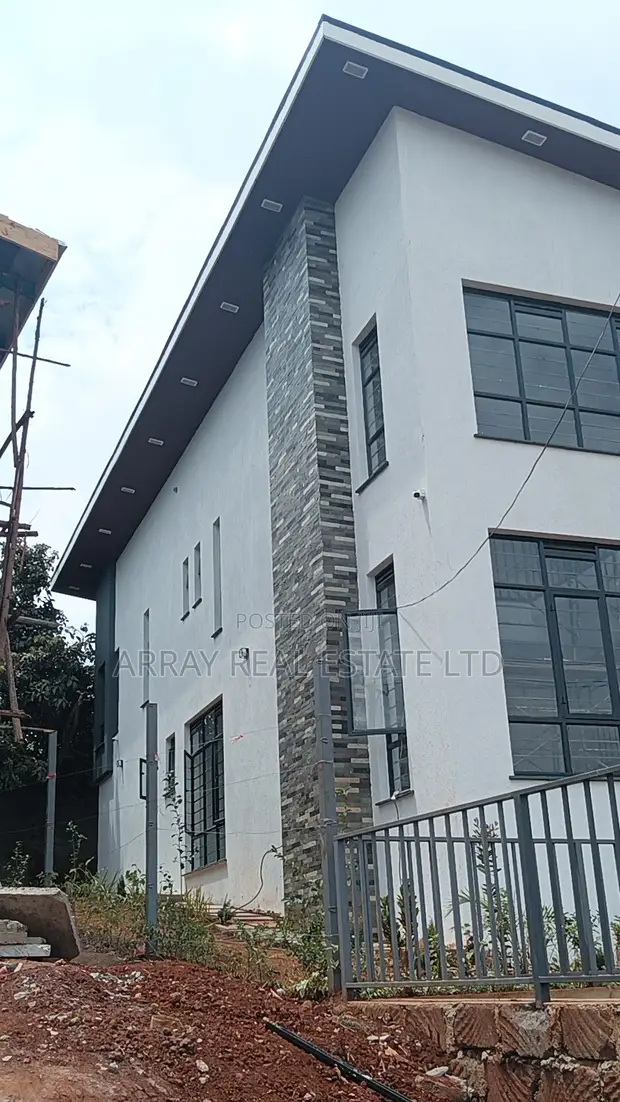 5bdrm Maisonette in Cascading Villas, Kinoo for sale